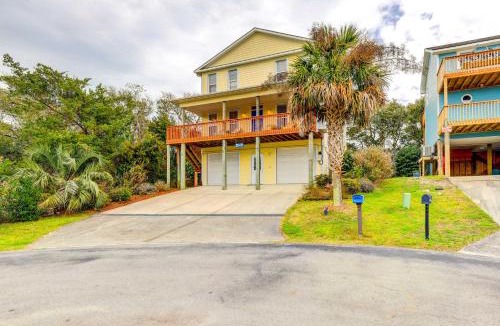 Island Oaks House | Surf City Vacation Rental Walk to Beach!