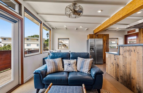 Monterey House | Surf Inn - Monterey Beach House - Steps to the Beach!