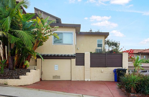 Middletown Apartment | Surreal Sunsets in Mission Hills Apartment