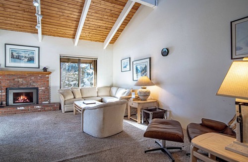 Ketchum Condo | SV120 - Walk to Lifts & Town - Hot Tub & Pool