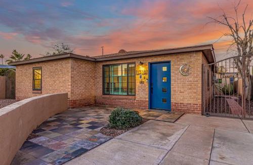 Coronado House | SW Inspired Casa & Casita - 5 Mins to Downtown PHX
