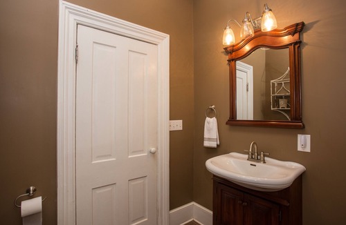 Buchanan House | SW Michigan Gateway to Wine Country. August dates and Labor Day available.