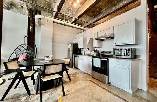 Otterbien Home Apartment | Swanky, Funky, Groovy, loft space Cincinnati, Ohio