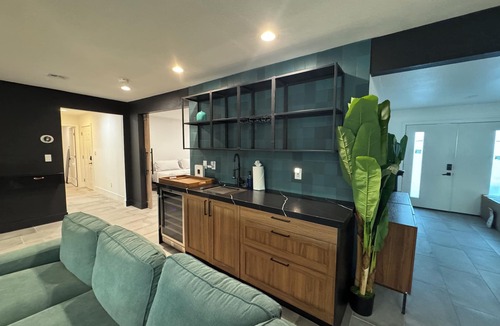 Paradise Villa | Swanky Villa Luxury 8BR 12 Kings Pool & Spa