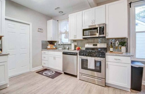 Bayview House | Sweet Retreat! Cozy 2 Bed & Bath By the Beach