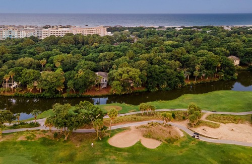 Isle of Palms House | Sweet Tea by AvantStay | Waterside Sanctuary w/ Screened Porch & Deck Views