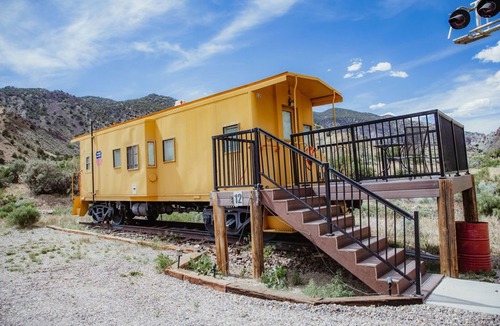 Sevier Apartment | T-12) The Union Pacific