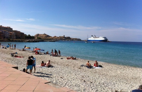 L'Ile-Rousse Apartment | T3 2 steps from the beach and 150m from the town center