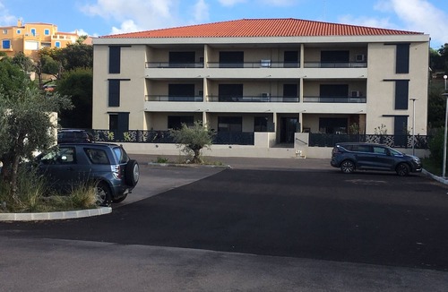 Cargese Apartment | T3 67 m² air-conditioned apartment with 100 m² garden, ideal for a family