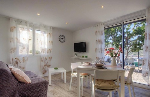 Galeria Apartment | T3 SEA VIEW terrace, new, air-conditioned, quiet, near beaches & shops