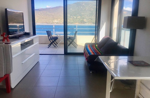 Propriano Apartment | T3 standing on the beach with sea view