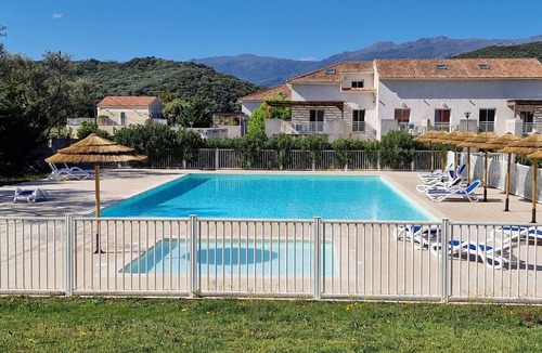 Oletta Apartment | T4 duplex apartment in residence with swimming pool 5 minutes from Saint Florent