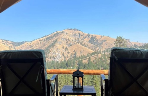 Conner RV Rental | Tent #1 at Oxen-Le-Fields Montana
