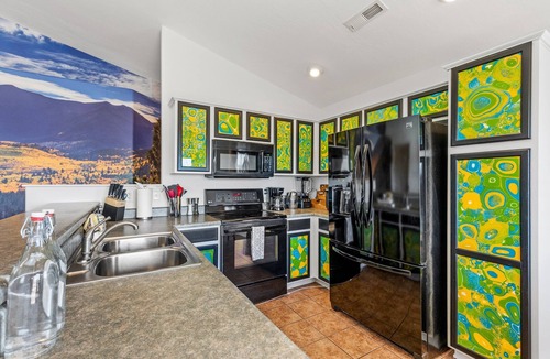 Downtown Flagstaff House | Terrace Main | 5BR/3BA | Spend Spring in Flagstaff!