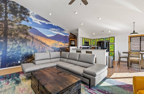 Downtown Flagstaff House | Terrace Main | 5BR/3BA | Spend Spring in Flagstaff!