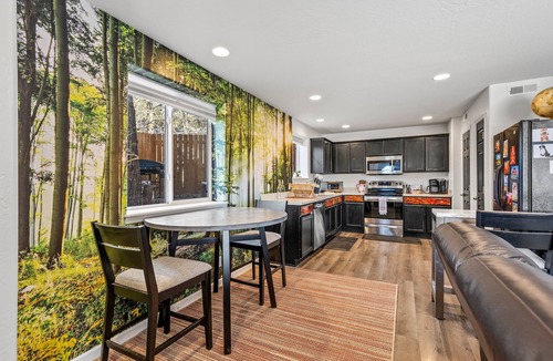 Downtown Flagstaff House | Terrace Main | 5BR/3BA | Spend Spring in Flagstaff!