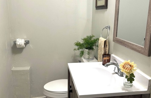 Bodfish House | Terrific 4-bedroom 2,5 bath comfort near Lake Isabella & Kern River
