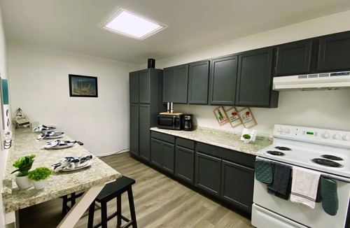 Thatcher House | Terrific Townhome Thatcher!!!!! 8th St Fitness Club