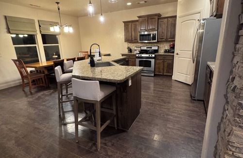 Washington Fields House | The 1651 Retreat-Spacious 4BR with RV Parking near Sand Hallow