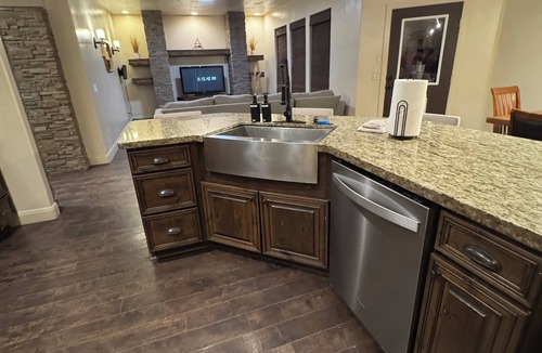Washington Fields House | The 1651 Retreat-Spacious 4BR with RV Parking near Sand Hallow