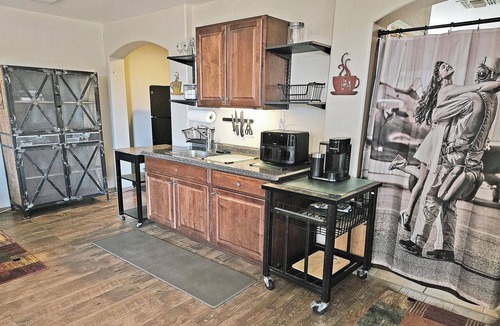 Centerra Apartment | The 1940's AVIATOR's Master Suite Studio ~BUDGET friendly! Stellar Location!