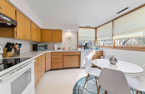 Ames House | The Ames Comfort House | 3BR