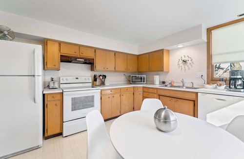 Ames House | The Ames Comfort House | 3BR