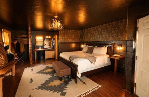 Dubois Hotel | The Amoretti Hotel
