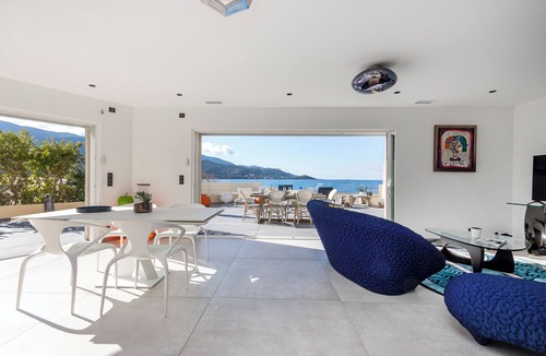 Calcatoggio Villa | The beach house