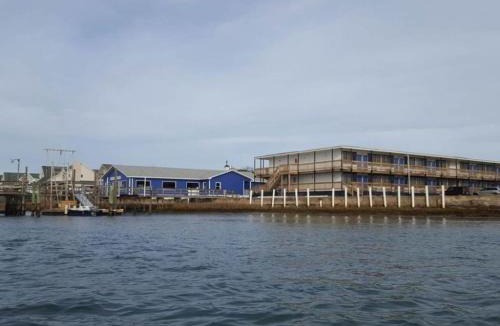 Topsail Beach Hotel | The Breezeway Motel & Resturant
