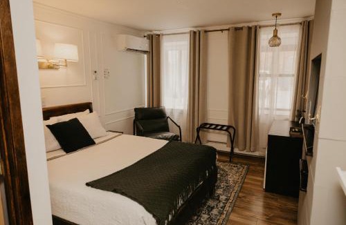 Wallace Hotel | The Brooks Hotel Restaurant and Lounge
