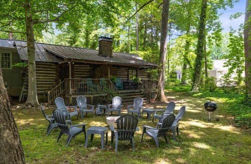 Old Irving Park Cabin | The Cabin - Fire Pit, Pool Table, Spacious