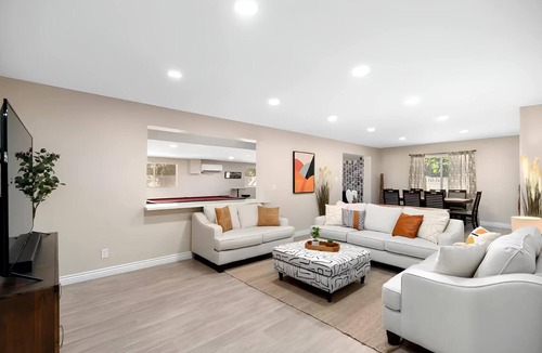 Glendale House | The Cactus Rose: Heated Pool, Putterball & Bocce!