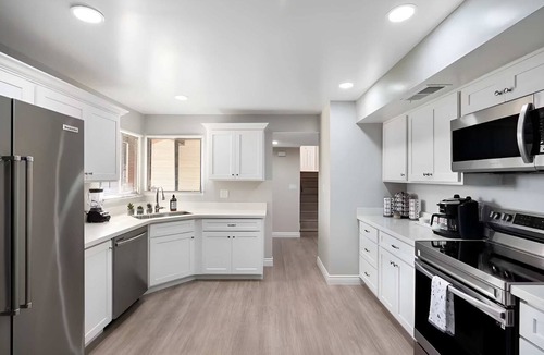 Glendale House | The Cactus Rose: Heated Pool, Putterball & Bocce!