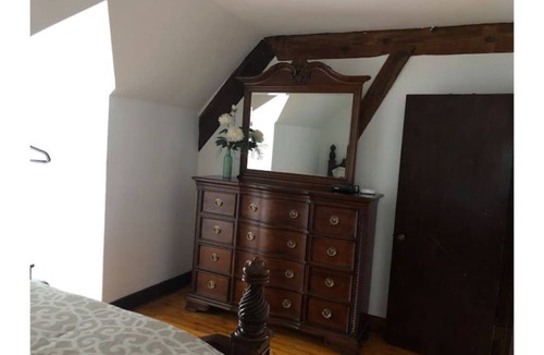 Downtown Toledo House | The Carriage House at bookmymansion1.com