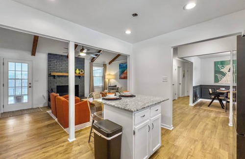 Lincolnville House | The Caspian: family home with pool