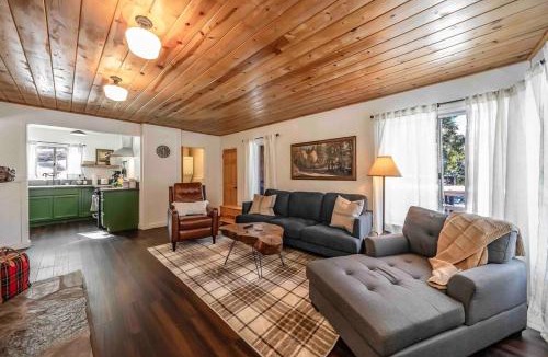 West Village House | The Cedar House Prime Spot Kayaks & Cool AC