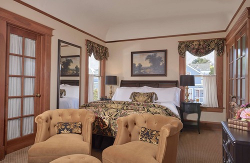 Pacific Grove Bed & Breakfast | The Charles Pacific Grove - Artfully Designed Inclusive Inn