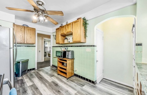 Roselawn Finance House | The Cher'e - Stylish 2-Bedroom Retreat in Cincinnati