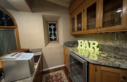 Porterville House | "The Citrus House on the Prairie"nFARM STAY RETREAT
