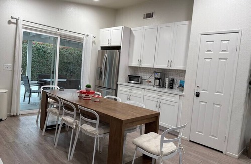Coachella House | The Coachella Gem with Spa and Fire-pit sleeps 14