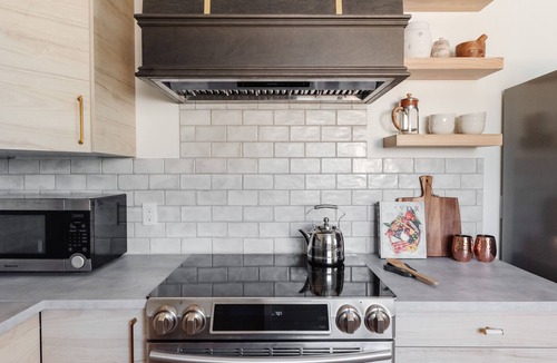 Campus Farm House | The Contemporary - A stylish modern hideaway close to UA & downtown