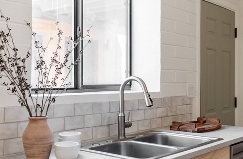 Campus Farm House | The Contemporary - A stylish modern hideaway close to UA & downtown
