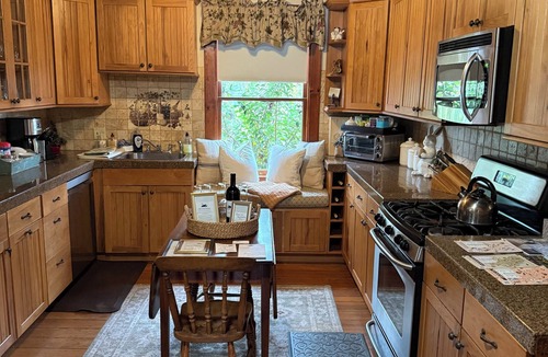 Downtown Napa House | The Corner Cottage ~ Downtown out your door with Private Vineyard