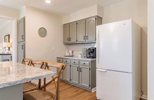 Shelbyville House | The Country Pleasure Farm – Where Rustic Charm Meets Relaxation