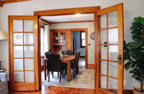 Hamilton House | The Cozy Craftsman ~ Spooky Nook, Miami U, Hospital, 85inTV, Downtown Hamilton