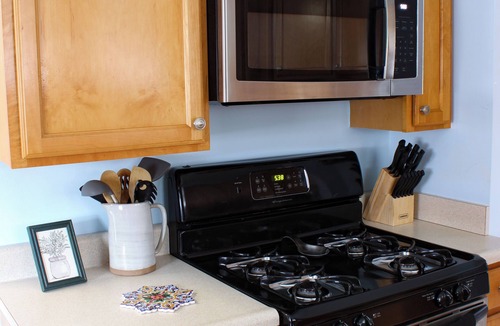 Hamilton House | The Cozy Craftsman ~ Spooky Nook, Miami U, Hospital, 85inTV, Downtown Hamilton