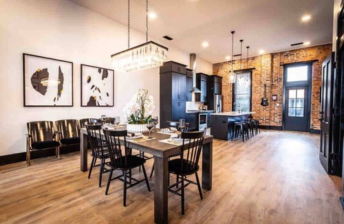 Paducah Villa | The Dim Light: Downtown Paducah