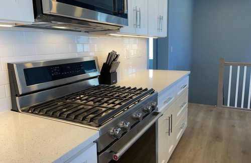 Garden City House | The DogWoods is a dog-friendly house 2 min walk to beach access - 6 bedrooms