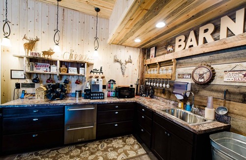 Heron Cabin | THE ELK BARN INN - Guest Ranch - Lodge - NW Montana